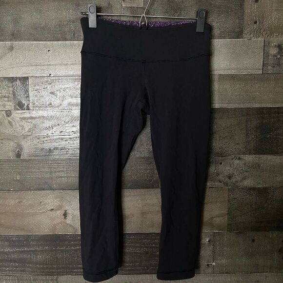 Lululemon Reversible Crop 6 - Picture 1 of 5